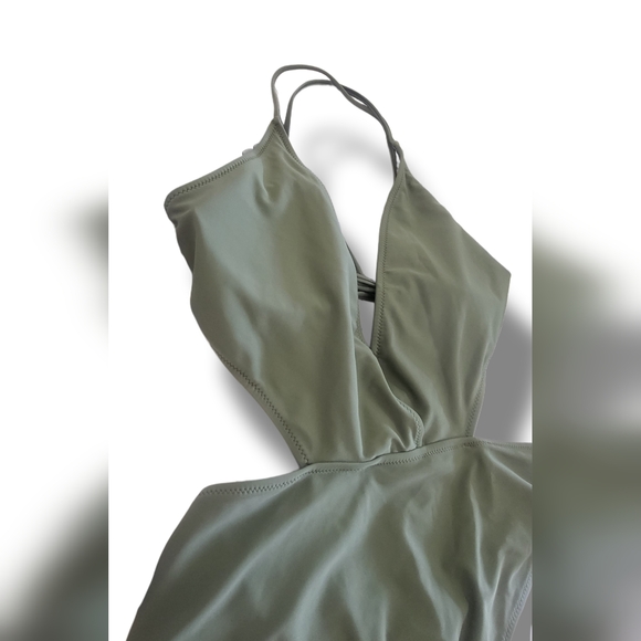 🌿Cupshe Women's Large Olive Green She's The Man Halter One Piece Swimsuit - Picture 5 of 11